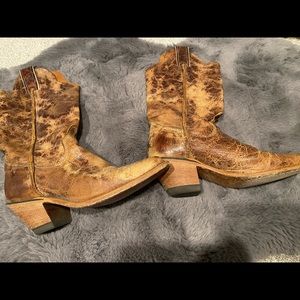 Justin’s size 6.5 women’s cowboy boot